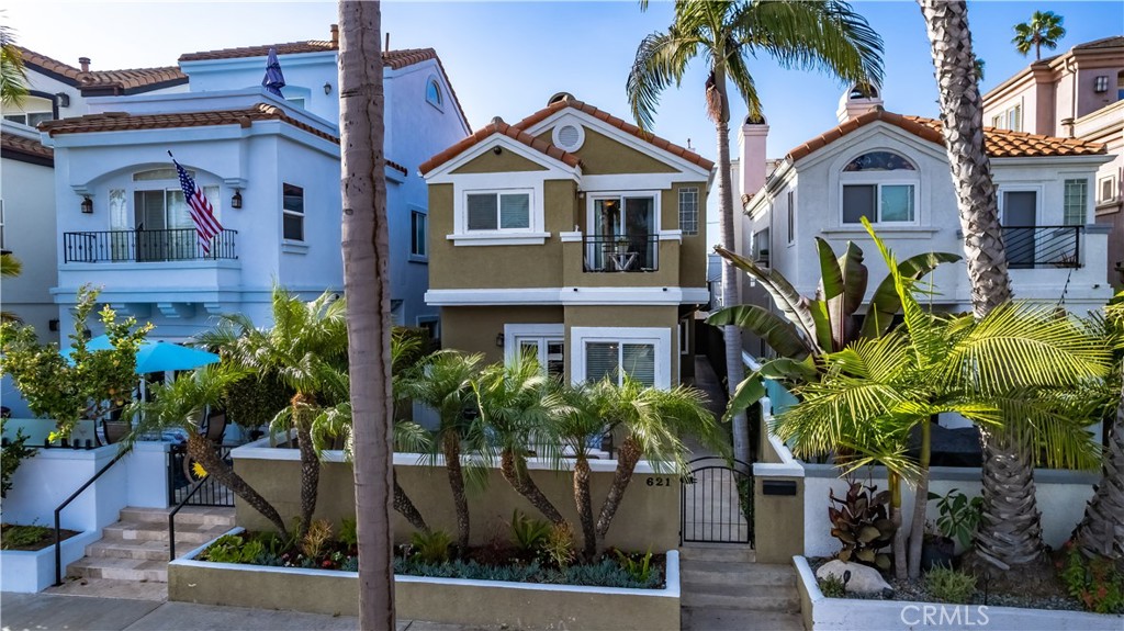 MLS #OC25239429 image #1