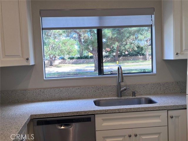 MLS #OC25239441 image #9