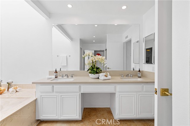MLS #OC25239498 image #24