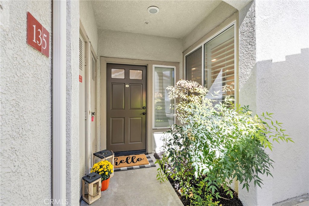 MLS #OC25239561 image #1