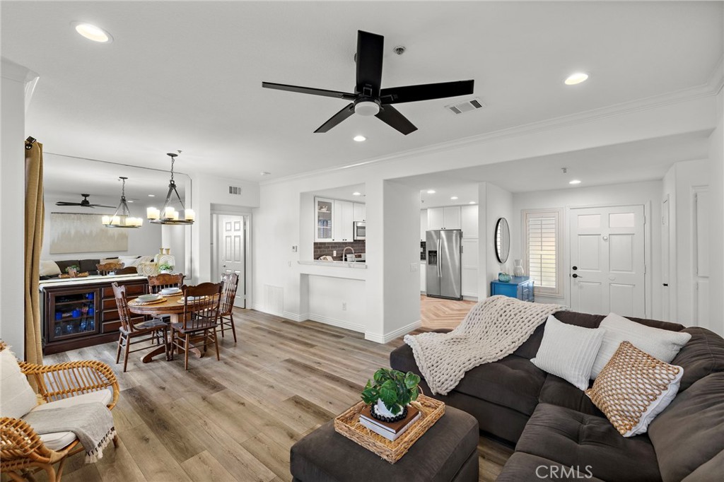 MLS #OC25239561 image #3