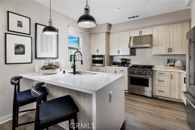 MLS #OC25239591 image #1