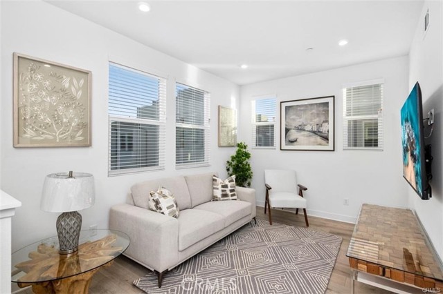 MLS #OC25239699 image #26