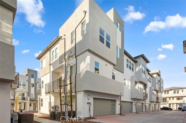 MLS #OC25239699 image #4