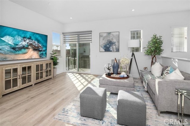 MLS #OC25239699 image #9