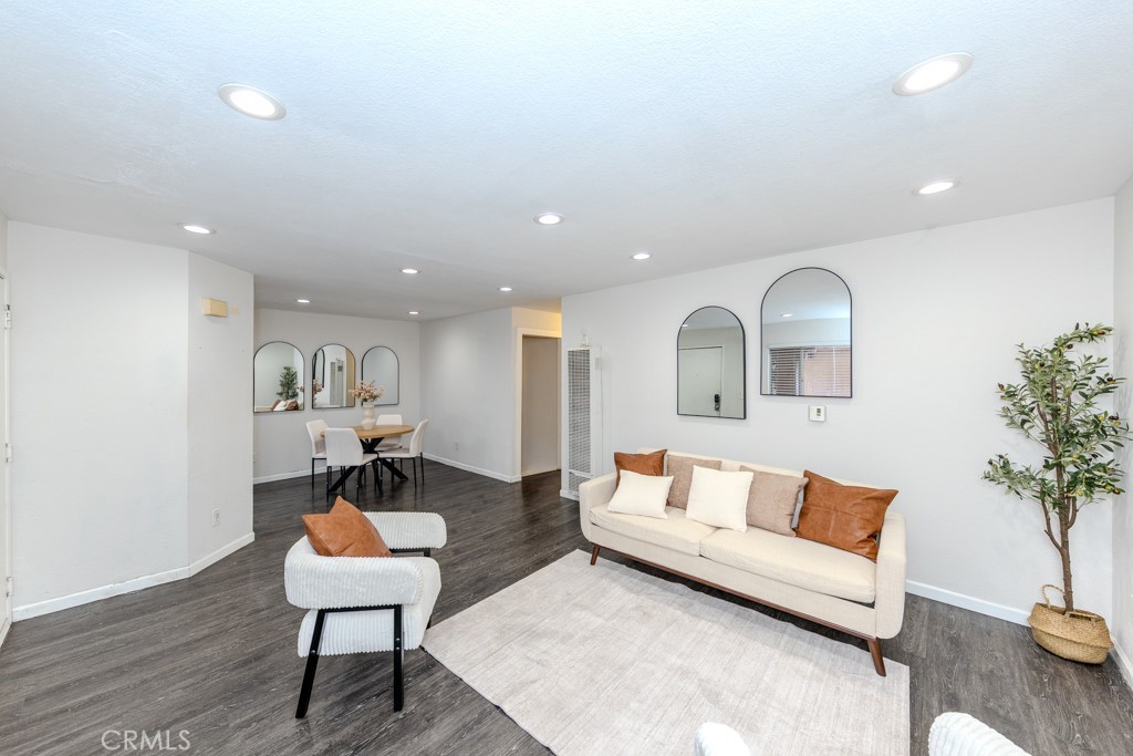 MLS #OC25239717 image #2