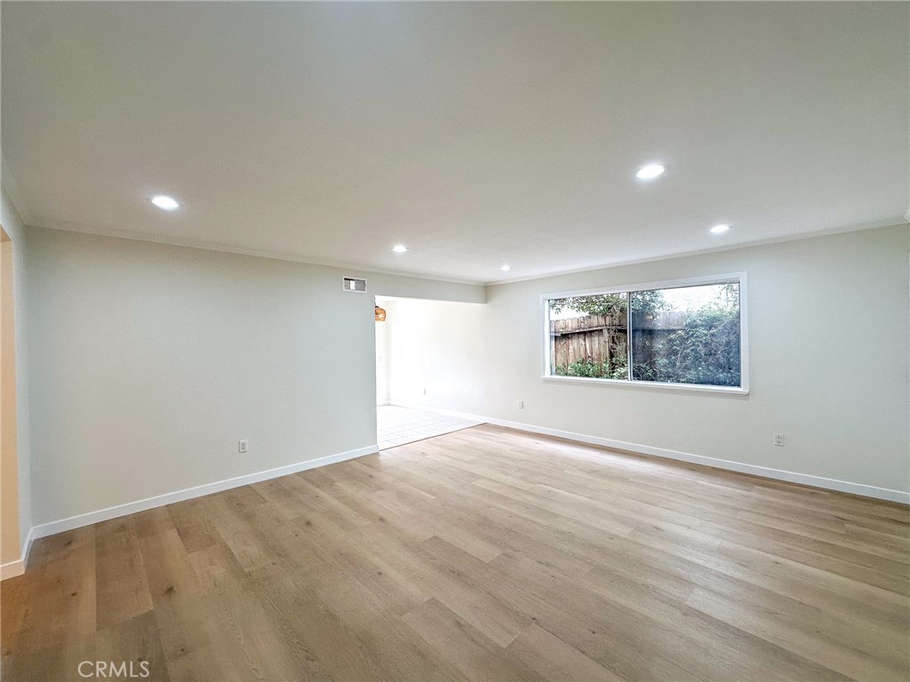 MLS #OC25239766 image #8