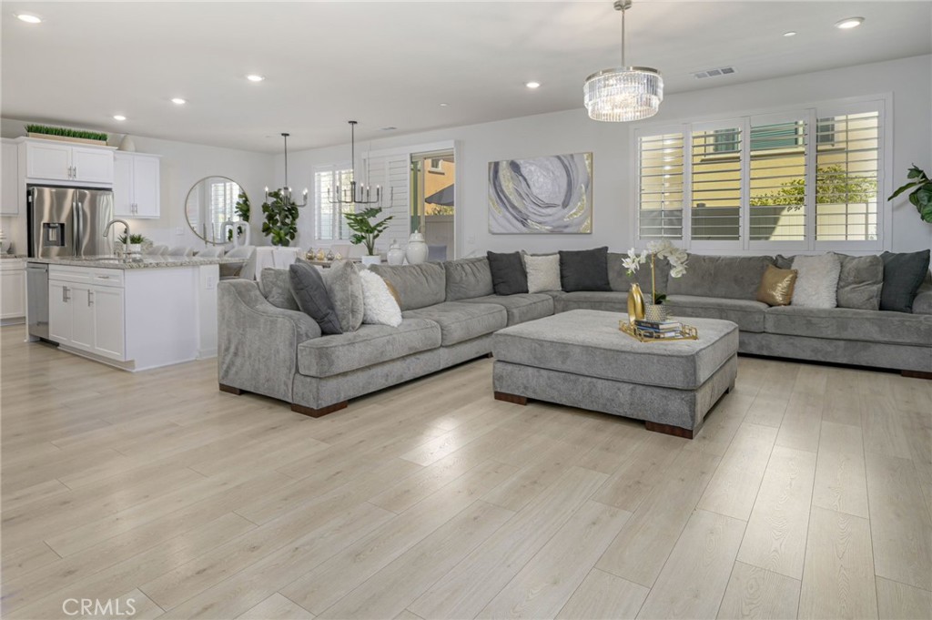 MLS #OC25239926 image #3