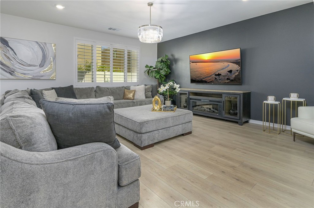 MLS #OC25239926 image #5