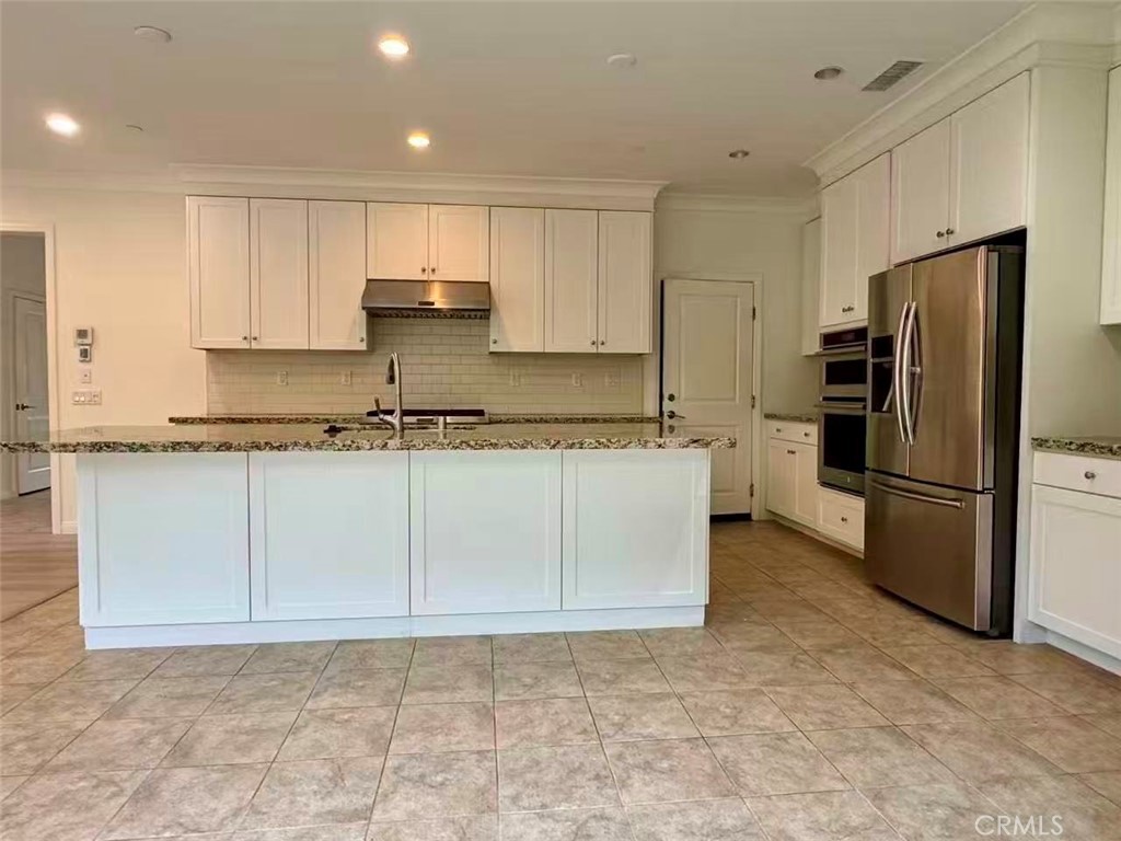 MLS #OC25239947 image #1