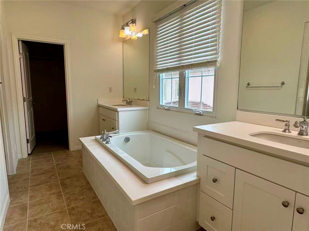 MLS #OC25239947 image #16