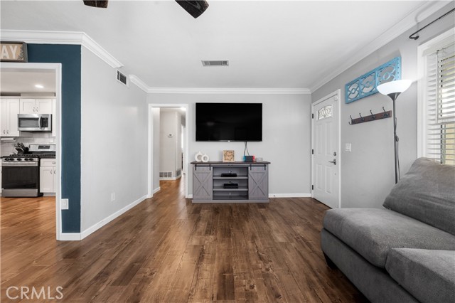 MLS #OC25239968 image #4