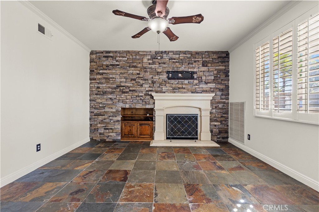 MLS #OC25239978 image #9