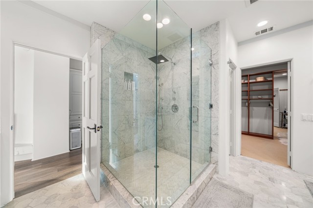 MLS #OC25239984 image #9