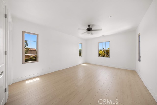 MLS #OC25240001 image #35