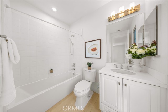 MLS #OC25240001 image #38