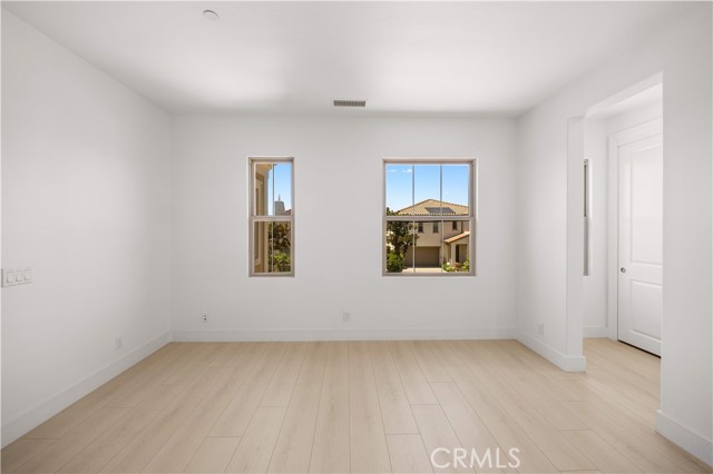 MLS #OC25240001 image #40