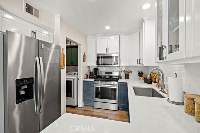 MLS #OC25240008 image #10