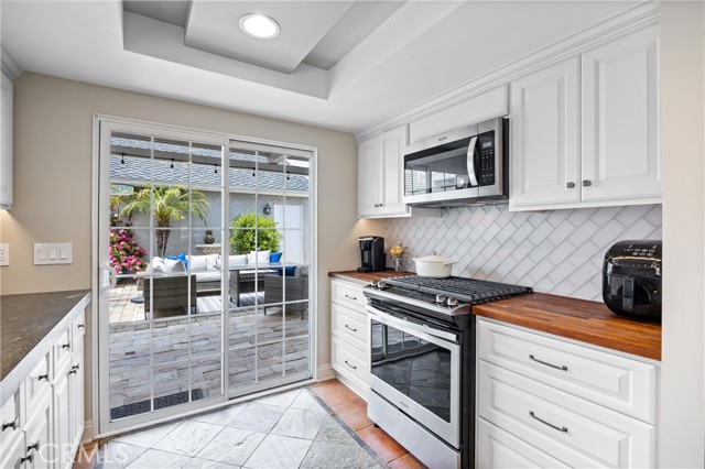 MLS #OC25240013 image #1