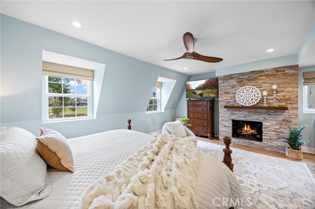 MLS #OC25240013 image #21