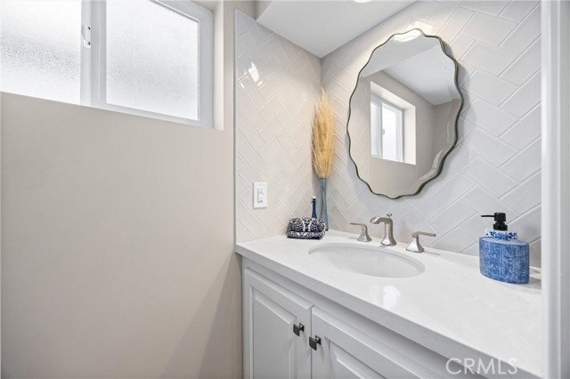 MLS #OC25240013 image #6