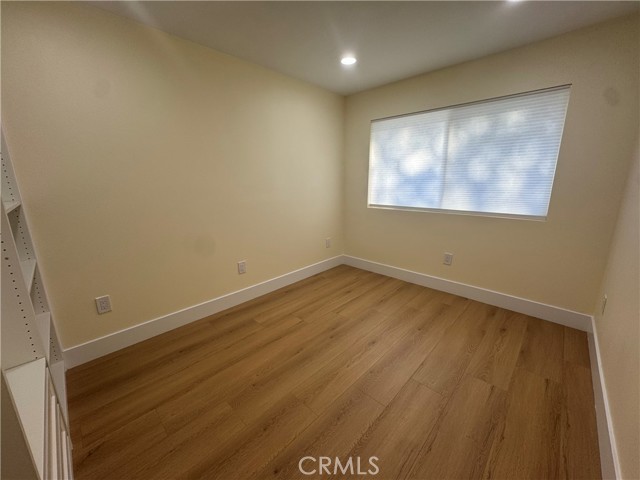 MLS #OC25240023 image #9