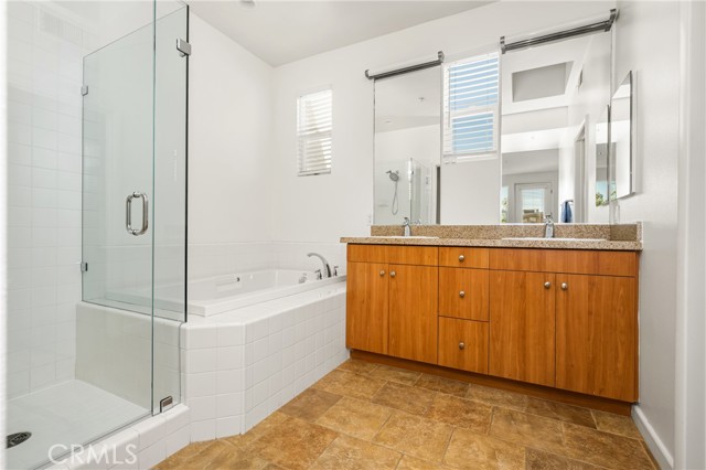 MLS #OC25240064 image #28