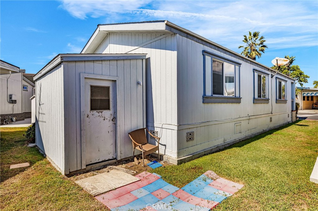 MLS #OC25240081 image #24