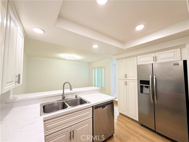 MLS #OC25240109 image #1