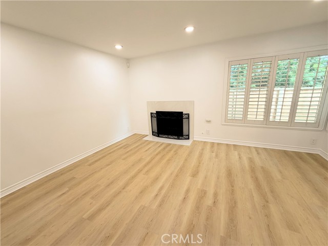 MLS #OC25240109 image #11