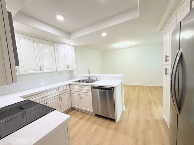 MLS #OC25240109 image #14