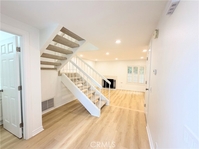 MLS #OC25240109 image #22