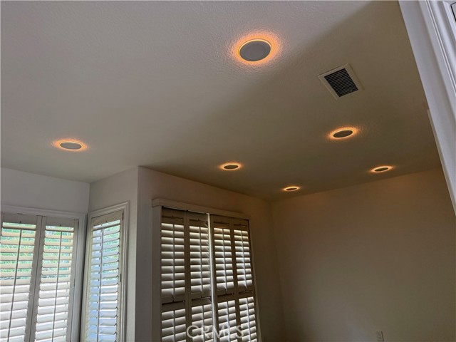 MLS #OC25240109 image #26