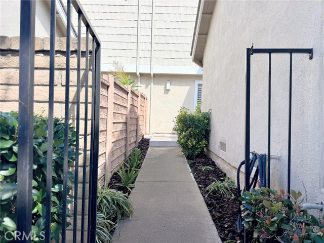 MLS #OC25240109 image #28