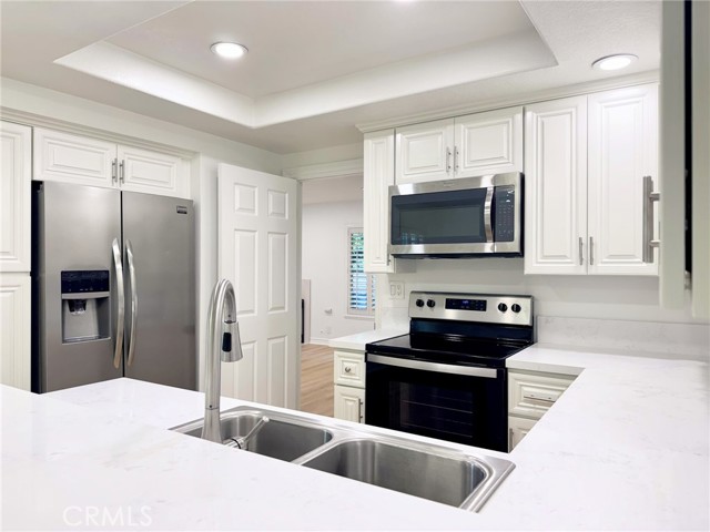 MLS #OC25240109 image #31