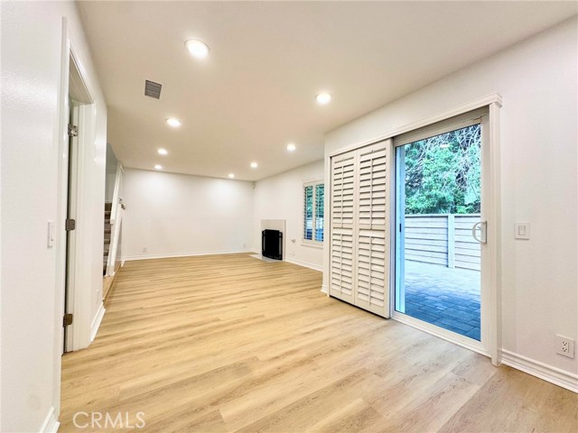 MLS #OC25240109 image #37