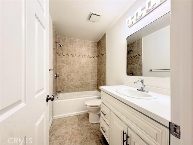 MLS #OC25240109 image #42