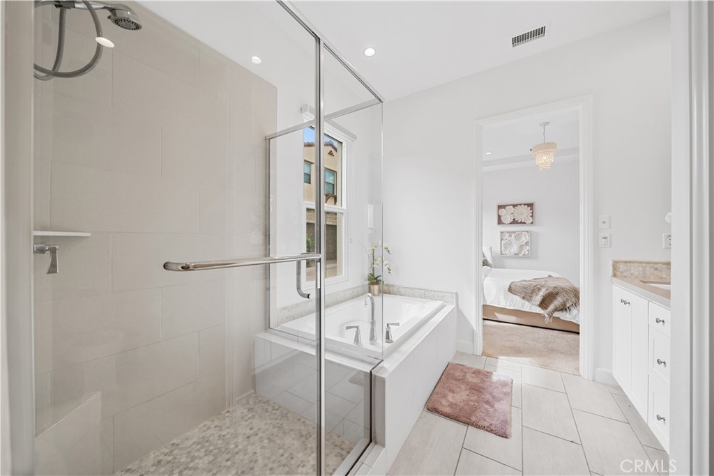 MLS #OC25240163 image #19