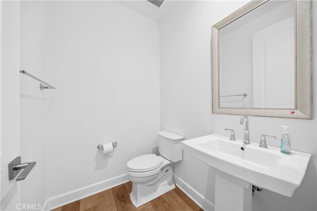 MLS #OC25240163 image #22