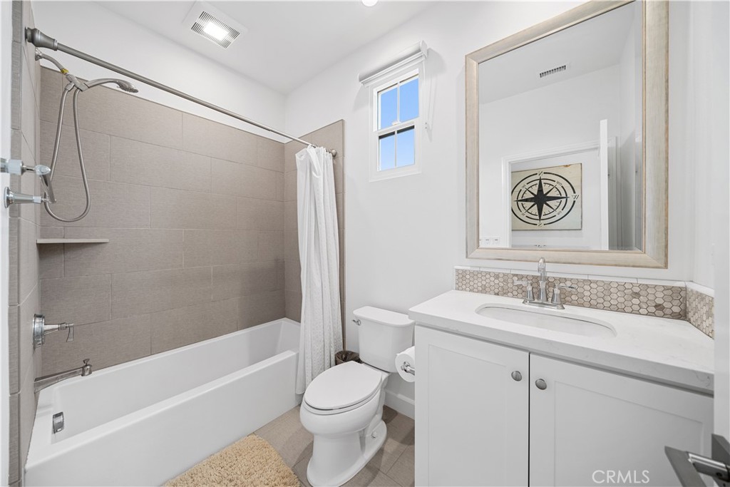 MLS #OC25240163 image #31