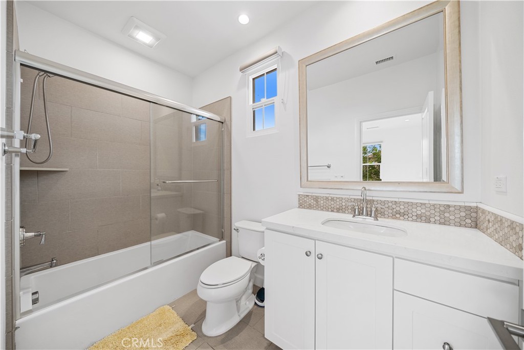 MLS #OC25240163 image #34