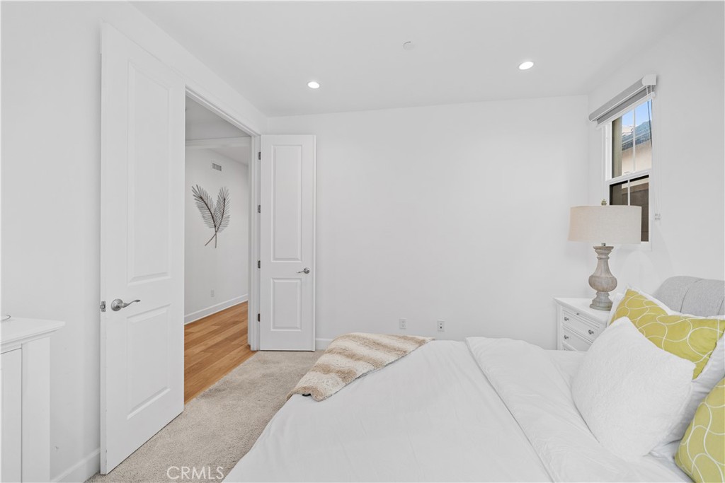 MLS #OC25240163 image #4