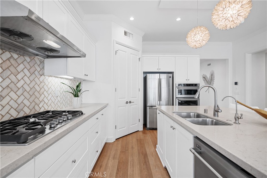 MLS #OC25240163 image #9