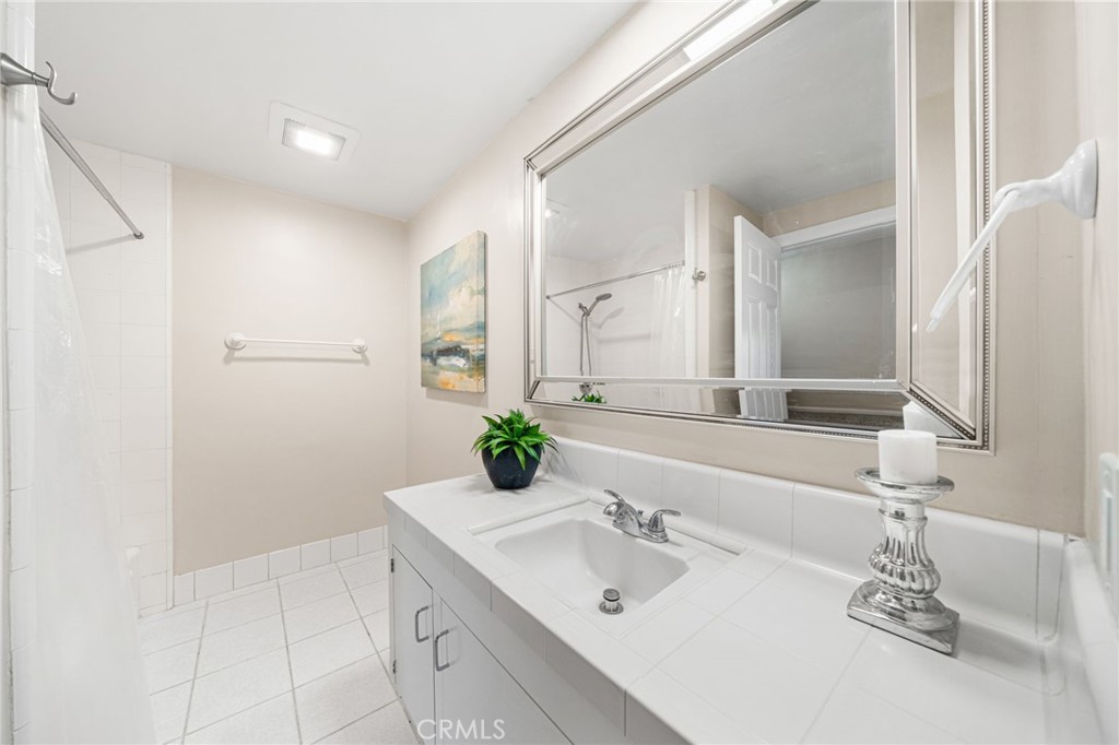 MLS #OC25240166 image #19