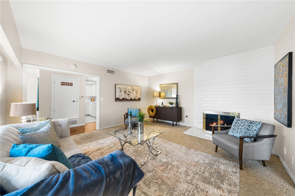 MLS #OC25240166 image #4