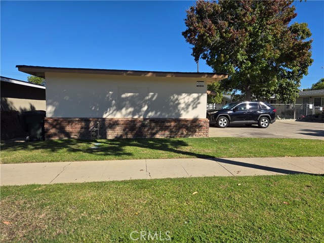 MLS #OC25240180 image #1