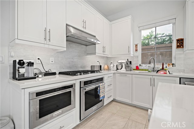 MLS #OC25240194 image #15