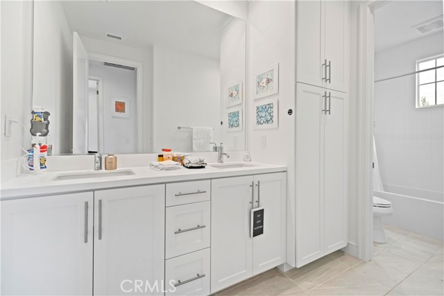 MLS #OC25240194 image #30