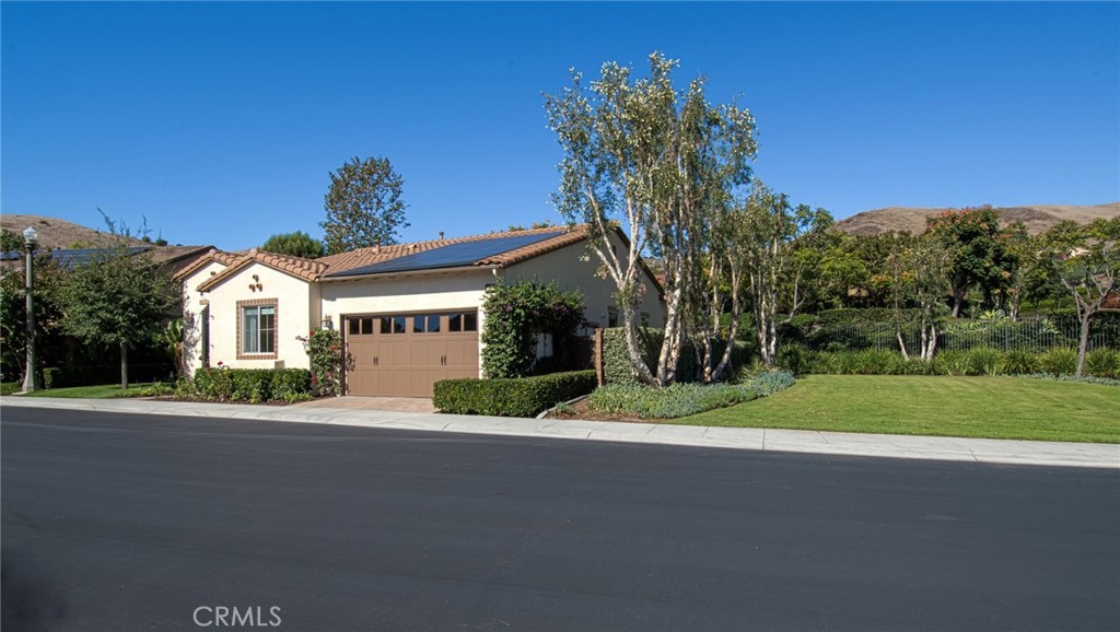 MLS #OC25240205 image #1