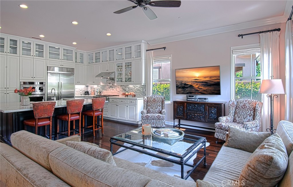 MLS #OC25240205 image #9